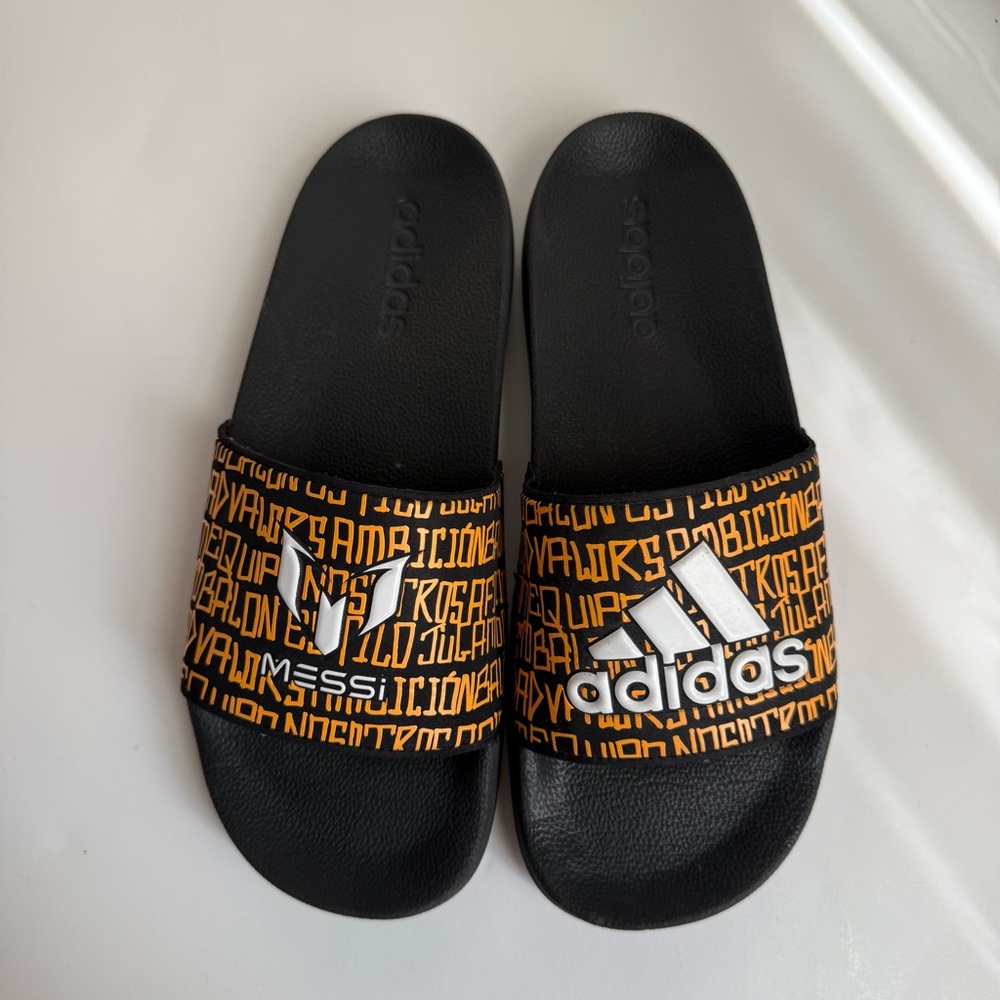 Adidas Messi Adilette Boys Black Slide Sandals - Size 6 (Used)